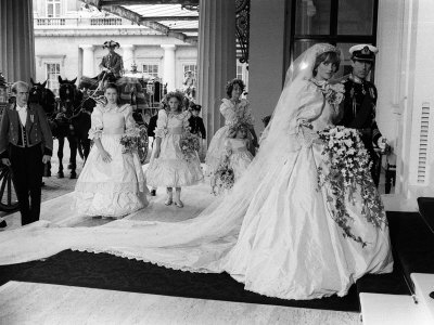 princess diana wedding dress sketch. Charles and Princess Diana